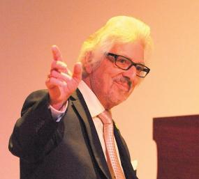 Tributes paid to 'humble' Bray music legend Laurie Holloway
