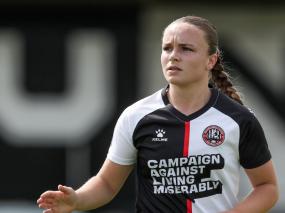Magpies soar past Worthing as first-half blitz sets up dominant win