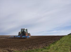 Farmers around Maidenhead 'hanging on by the fingernails' as tough harvest adds to worries