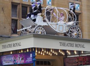 Showstopping &pound;20,000 workable fairy-tale carriage up for auction