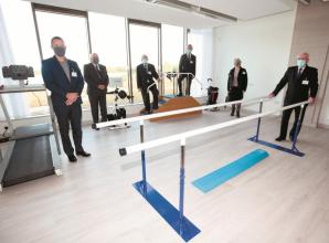 Trustees of the Louis Baylis Charitable Trust given tour of new Thames Hospice