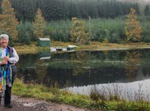 Former librarian walks 91 miles for cancer research