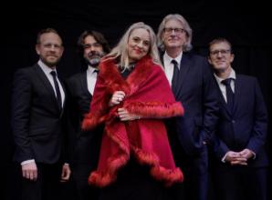 Jazz classics from Great American Songbook all wrapped up for Christmas