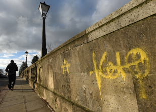 RBWM to tackle unsightly graffiti on 250-year-old Maidenhead Bridge