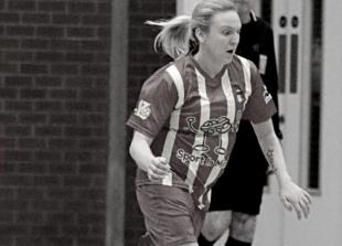 Minute's applause honours former AFC Totton and Maidenhead United player Kath Heath