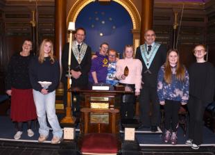 Windsor and Eton masonic lodges raise &pound;2,000 for Windsor swimming club