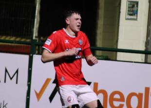 Maidenhead United leave it late as Robinson downs Tonbridge in injury time