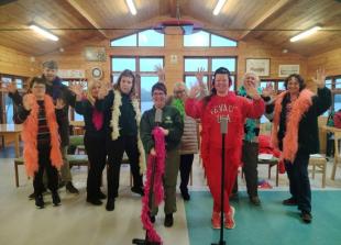 Comedian and TVAP patron Alex Horne to compere music event at Norden Farm