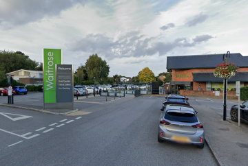 Waitrose Twyford: &lsquo;courageous&rsquo; man intervenes in &lsquo;chaos&rsquo; to help police catch suspects