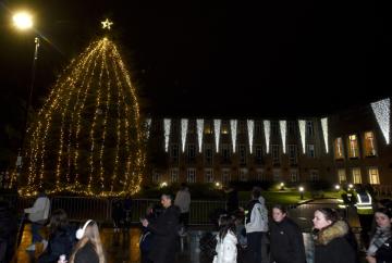 In pictures: Fireworks light up the skies at Maidenhead Christmas Lights Switch-On In pictures: Fireworks light up the skies at Maidenhead Christmas Lights Switch-On