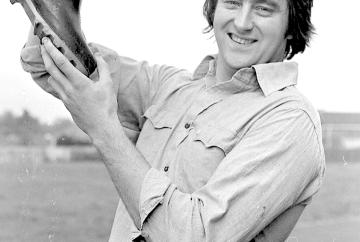 Remember When: Wind blows wellie-throwing world record