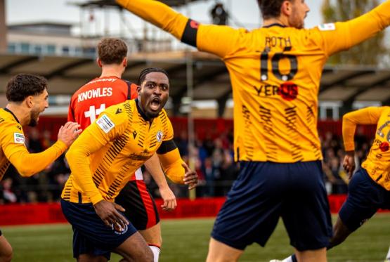 Davies hails Slough Town's&nbsp;'most complete performance of the season'