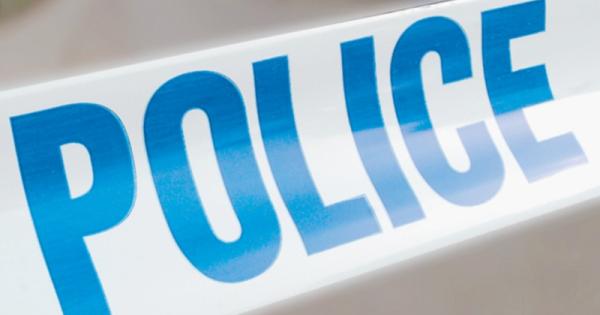 Slough police ask for witnesses to robbery involving a knife