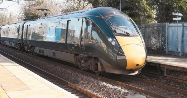 Trains delayed between Reading and Slough on line to London Paddington
