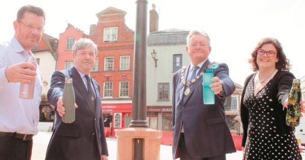 Fountain honouring late Queen's Platinum Jubilee has been switched on