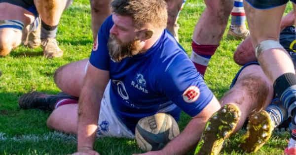 Rams aim to halt slide in front of record crowd