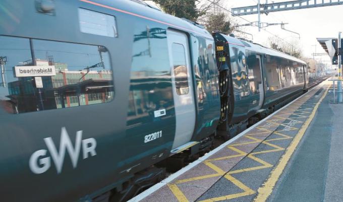 Broken down train stops services between Slough and Windsor & Eton Central