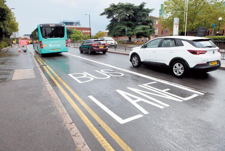 Petition launched against Bath Road bus lane 
