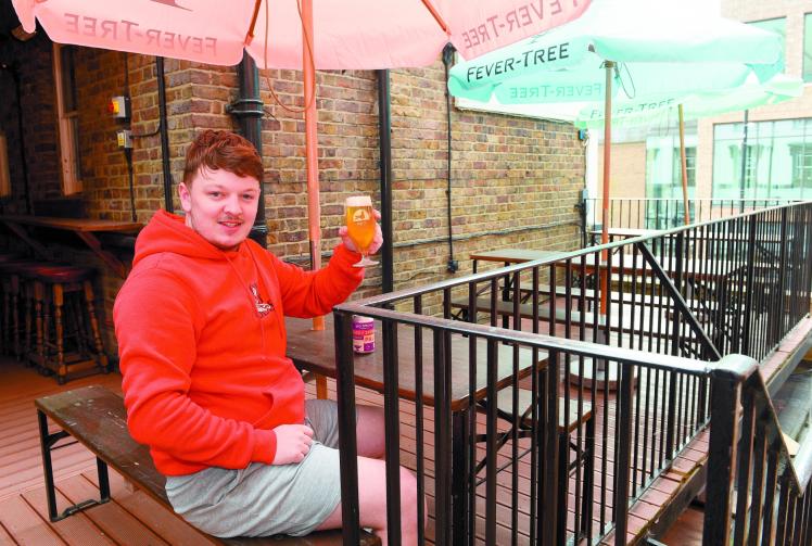 Pubs and restaurants in Windsor 'can't wait' to reopen outdoors