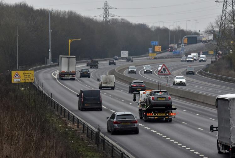 Forty-minute delays continue after crash on the M4 near Slough