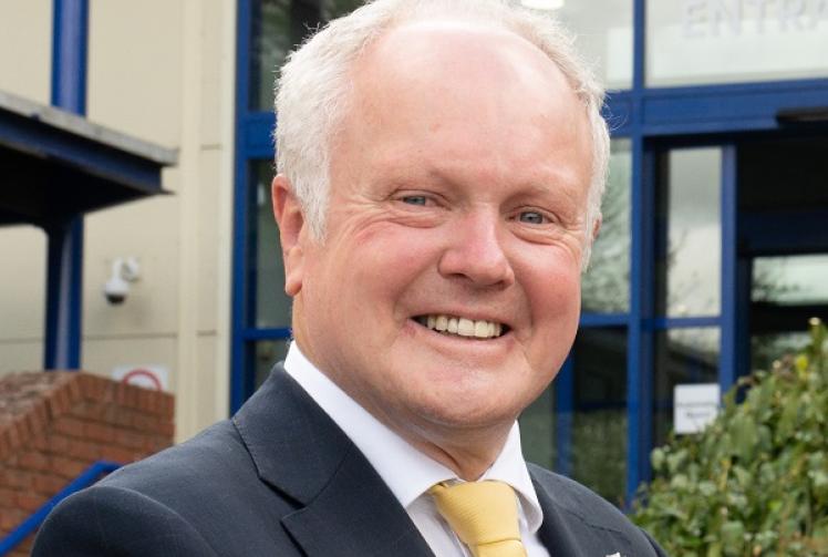Clive Jones to step down as Wokingham Borough Council leader