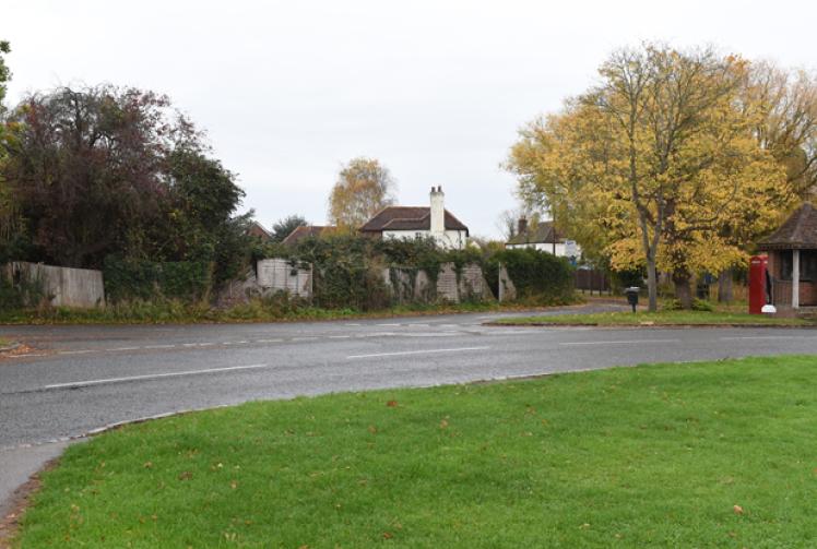 Self-build home will worsen 'already hazardous' junction, residents fear