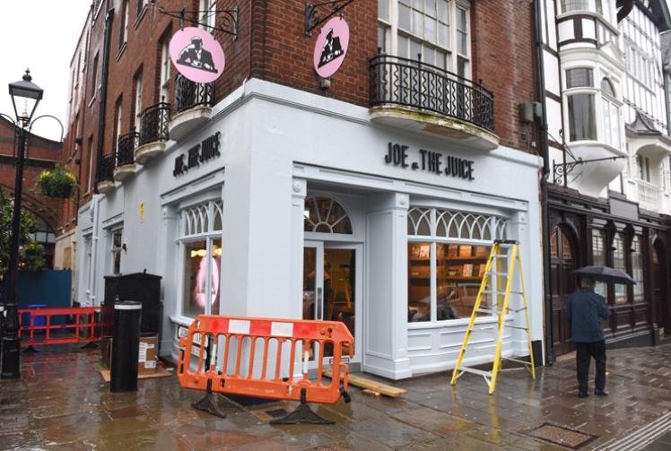 Popular juice bar opens outside Windsor Royal Station 'just in time for Christmas'