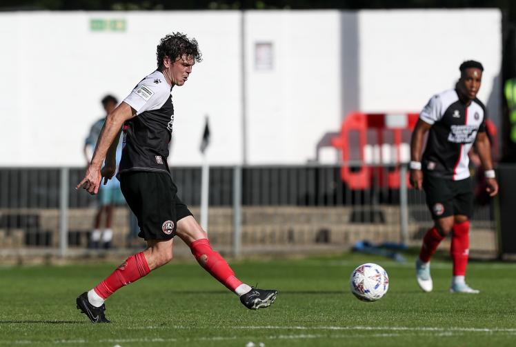 Robinson&rsquo;s stoppage-time 'worldie' completes Maidenhead fightback at Horsham