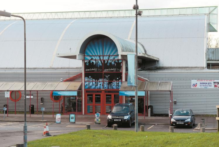 Council urged to consider offer of temporary ice rink in Slough Photo