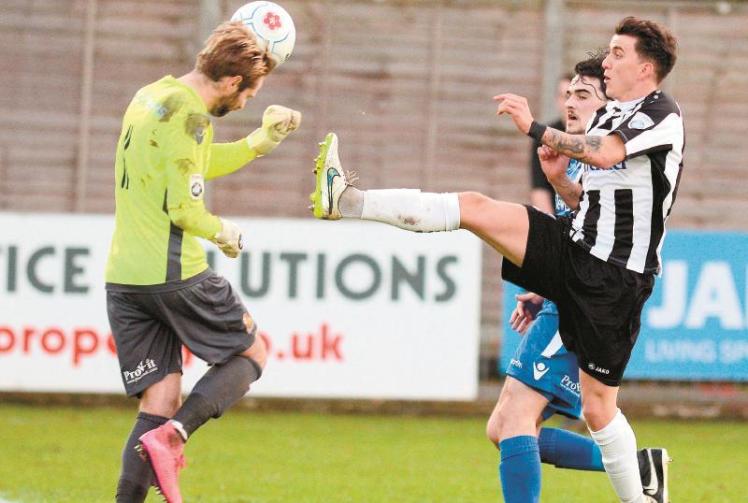 Tarpey and Marks strike down Wealdstone as Maidenhead United move 10 points clear