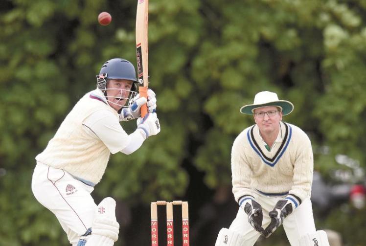 Hurley round off season with threewicket defeat at Hampton Hill