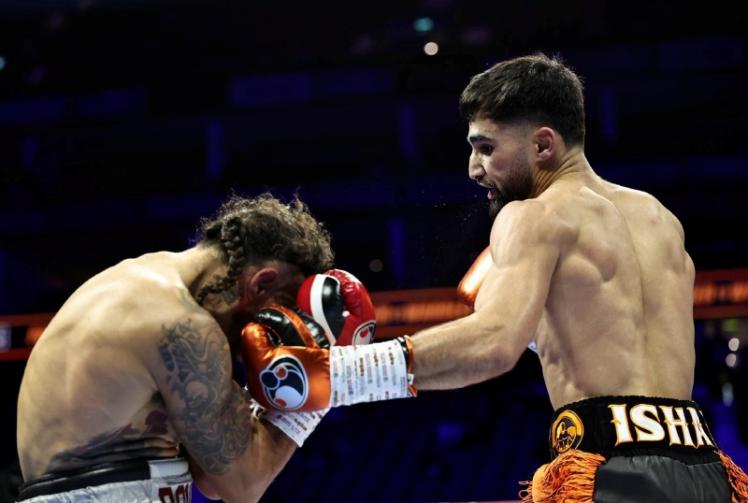 'Shooter' Ishaq fires again: Slough star extends perfect pro record with O2 knockout