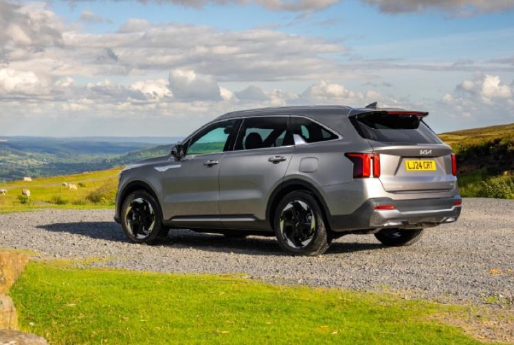 Reliable hybrid SUV that boasts impressive range